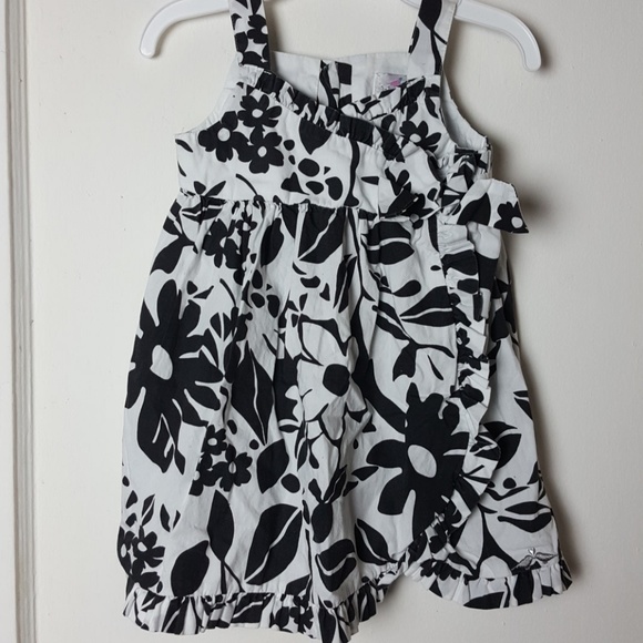 Lily Bird Black and White Flower Dress - Picture 3 of 6